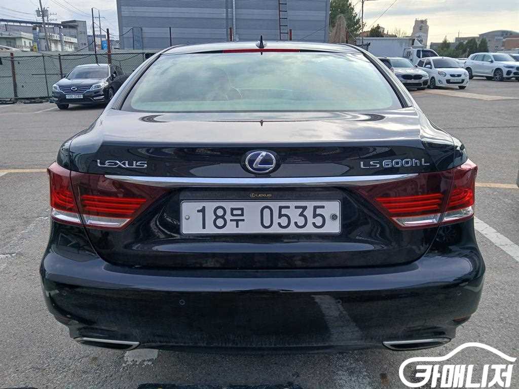 렉서스 LS600hL 4인승 썸네일 3