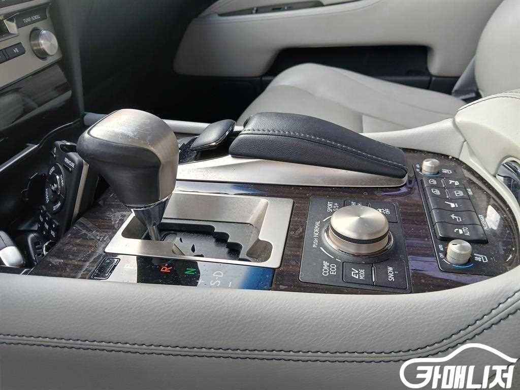 렉서스 LS600hL 4인승 썸네일 5