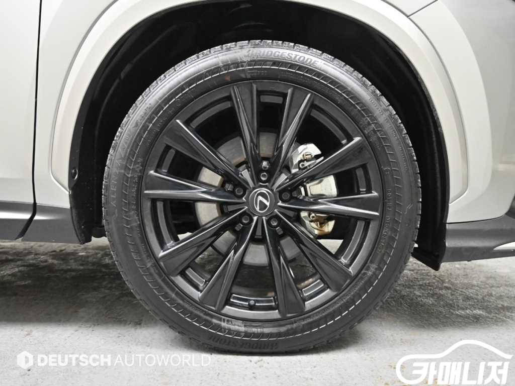 렉서스 NX 450h+ F 스포츠 썸네일 5