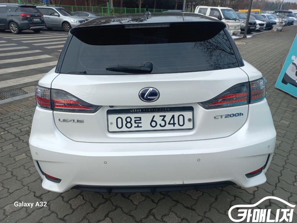 렉서스 뉴CT CT200H 썸네일 3