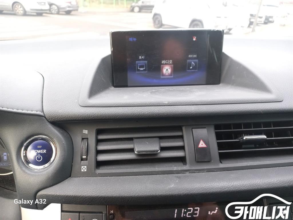렉서스 뉴CT CT200H 썸네일 9