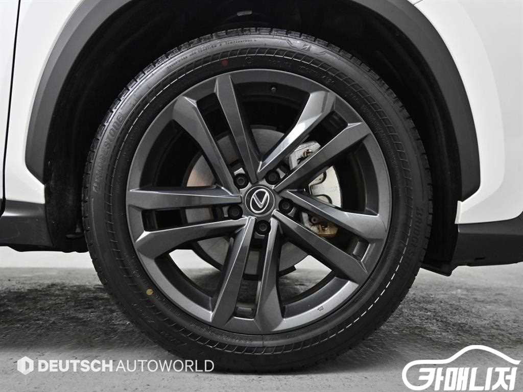 렉서스 NX 350h 프리미엄 썸네일 5