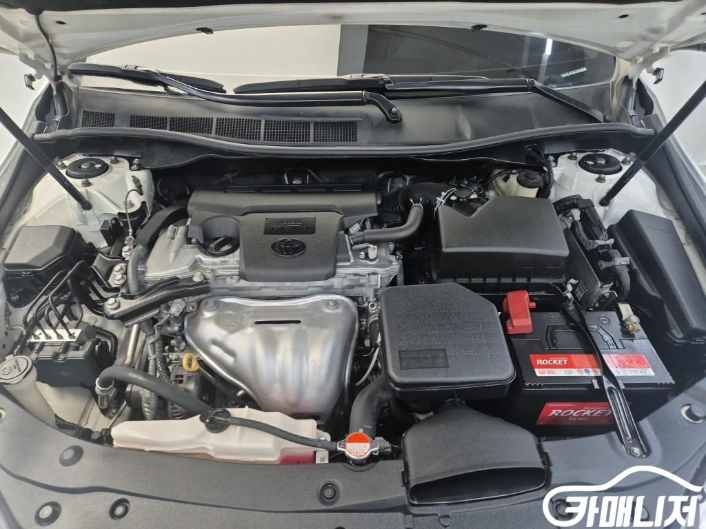 토요타 뉴캠리 2.5 XLE 썸네일 5