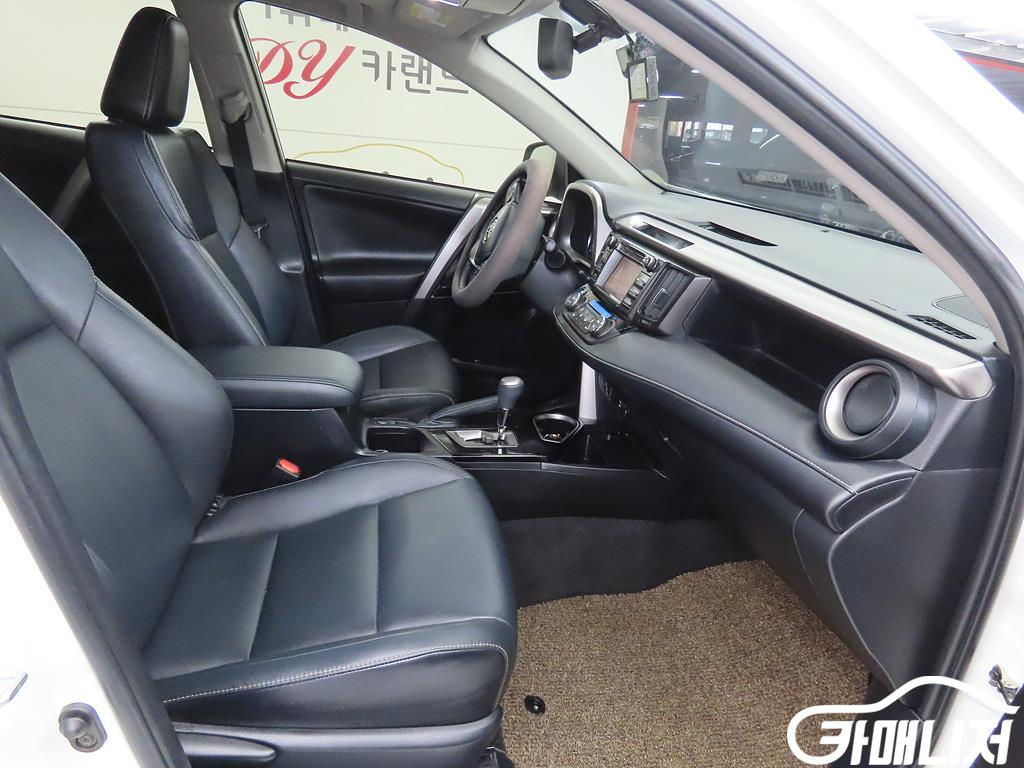 토요타 라브4 2.5 4WD 하이브리드 썸네일 6