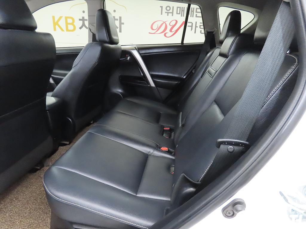 토요타 라브4 2.5 4WD 하이브리드 썸네일 8