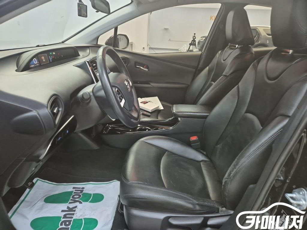 토요타 프리우스 4세대 1.8 E 썸네일 11