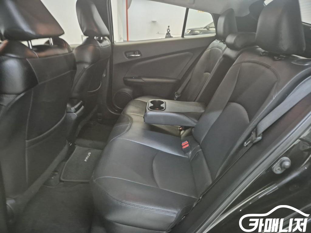 토요타 프리우스 4세대 1.8 E 썸네일 12