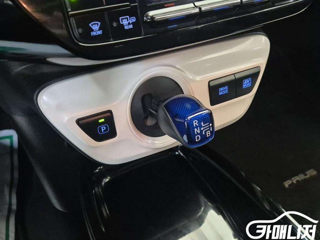 토요타 프리우스 4세대 1.8 E 썸네일 8