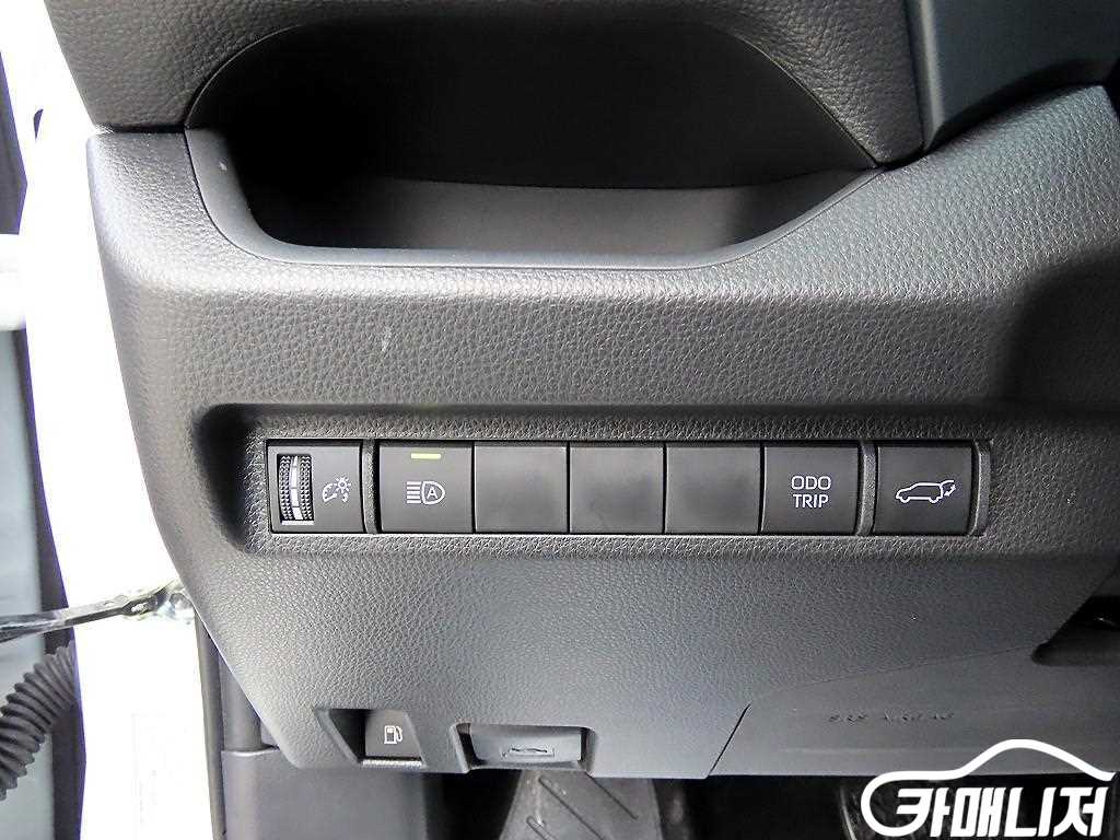 토요타 RAV4(5세대) 2.5 2WD 하이브리드 XLE 썸네일 12