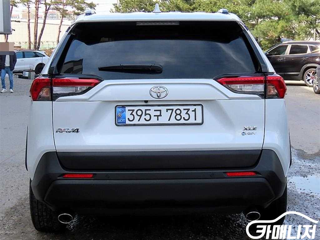토요타 RAV4(5세대) 2.5 2WD 하이브리드 XLE 썸네일 4