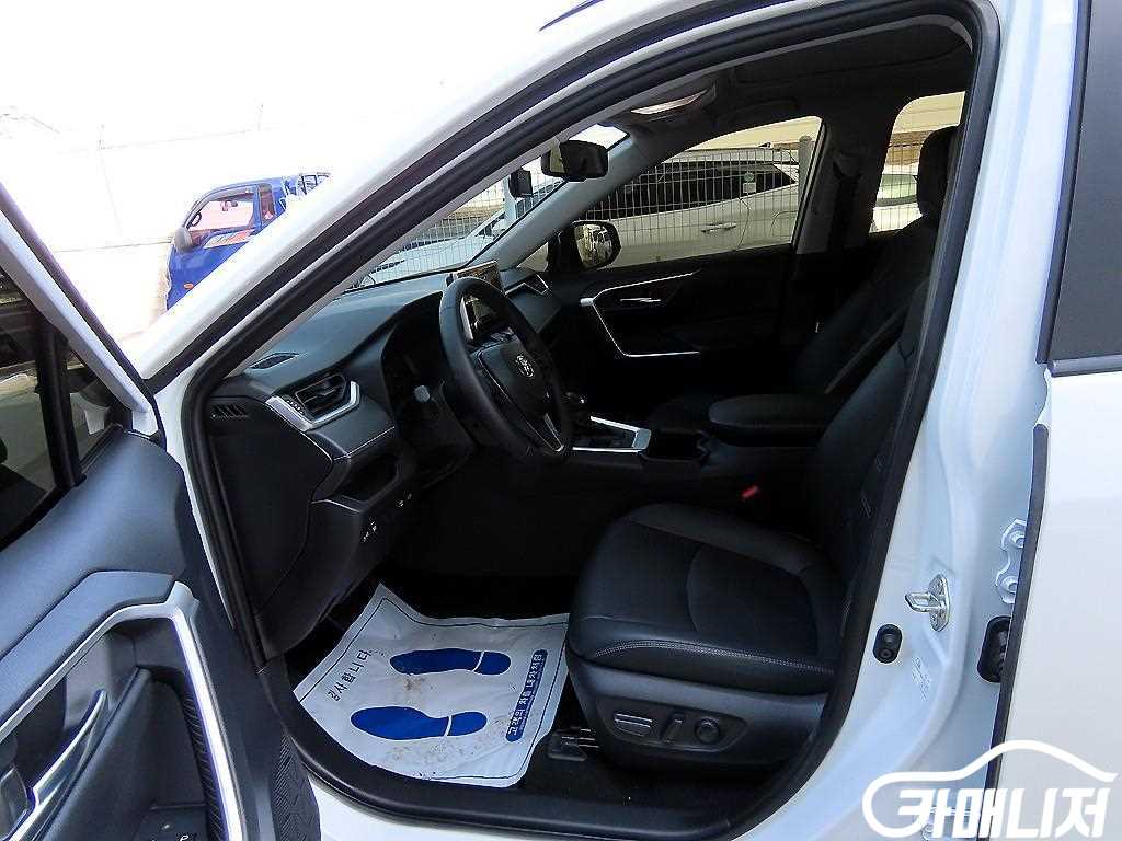 토요타 RAV4(5세대) 2.5 2WD 하이브리드 XLE 썸네일 5