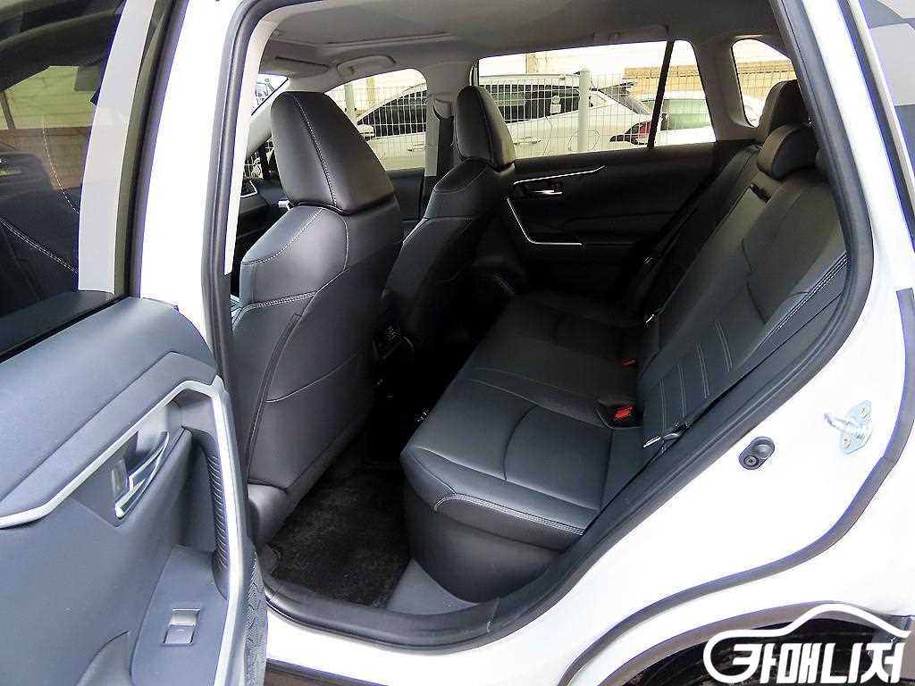 토요타 RAV4(5세대) 2.5 2WD 하이브리드 XLE 썸네일 6