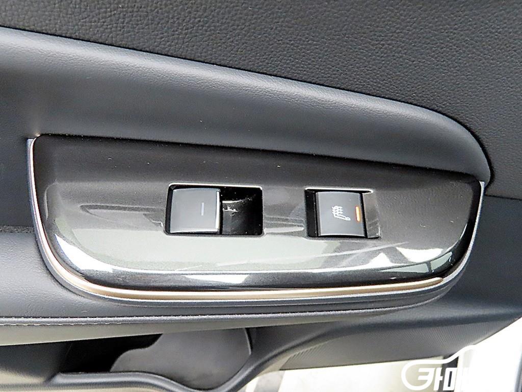 토요타 크라운 크로스오버 2.5 4WD 하이브리드 썸네일 12