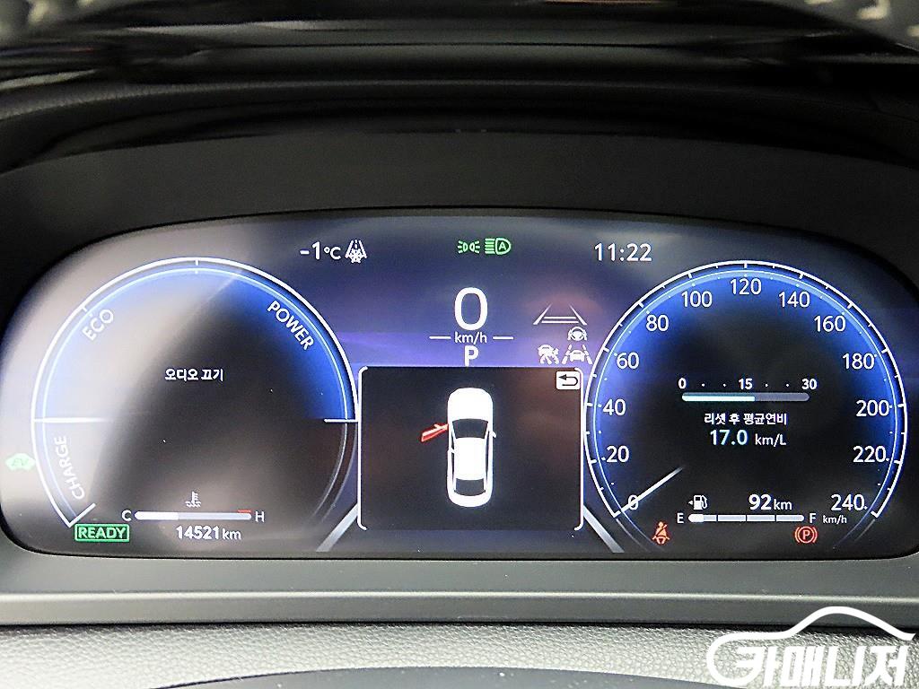 토요타 크라운 크로스오버 2.5 4WD 하이브리드 썸네일 8