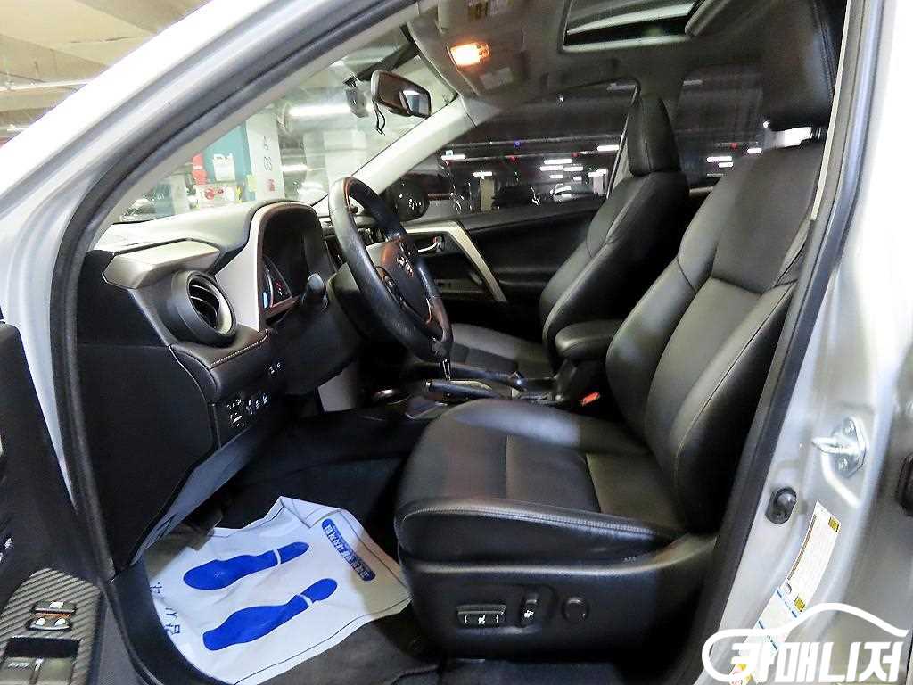 토요타 라브4 2.5 4WD 썸네일 6