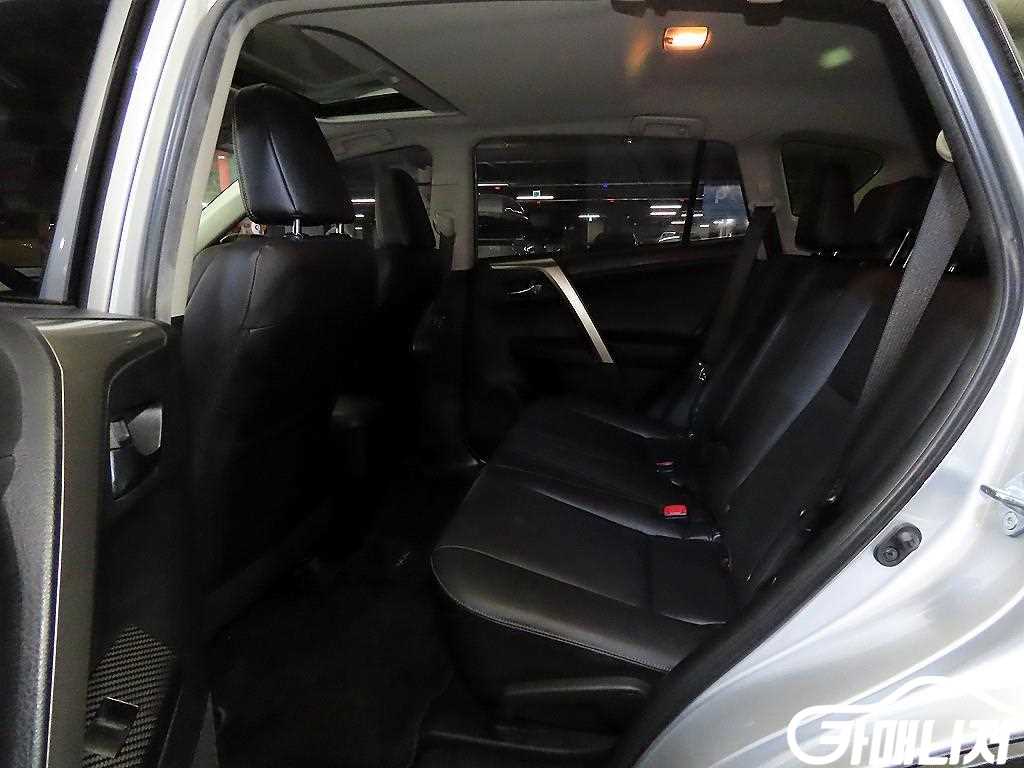 토요타 라브4 2.5 4WD 썸네일 7