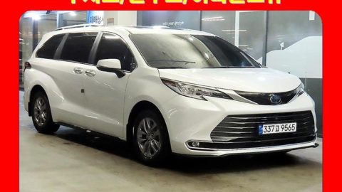 토요타 시에나 2.5 AWD 하이브리드