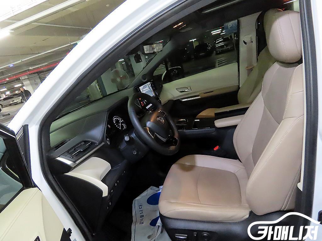 토요타 시에나 2.5 AWD 하이브리드 썸네일 6