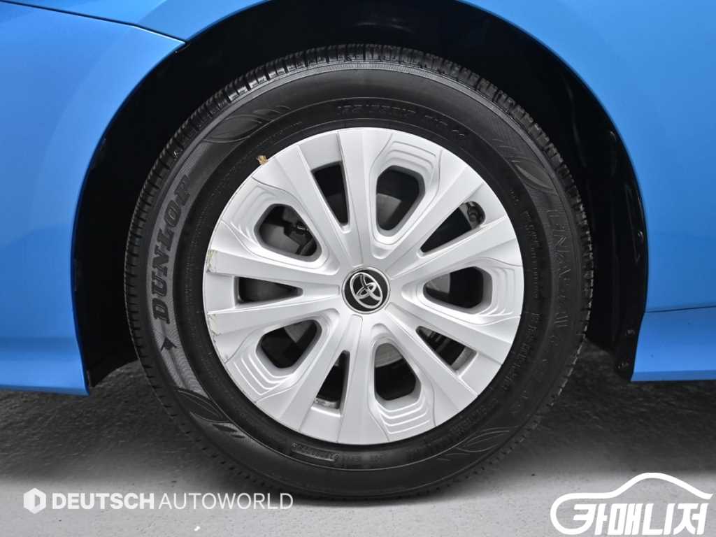 토요타 프리우스 4세대 1.8 썸네일 5