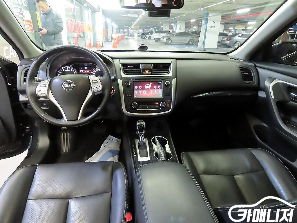 닛산 알티마 2.5 테크 썸네일 10