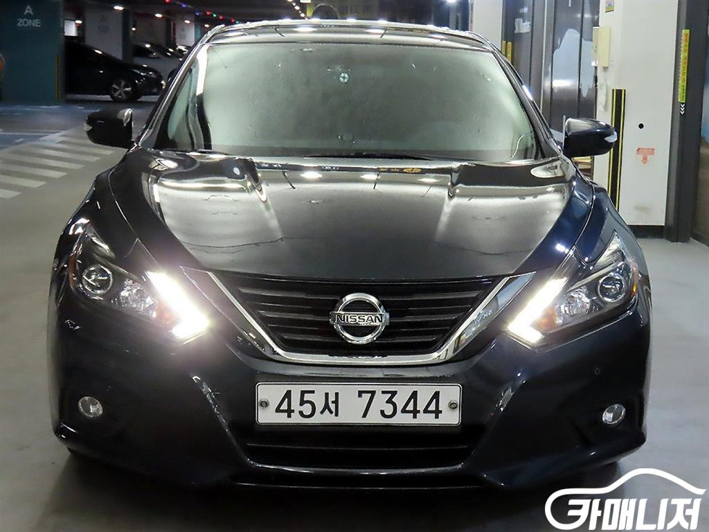 닛산 알티마 2.5 테크 썸네일 2