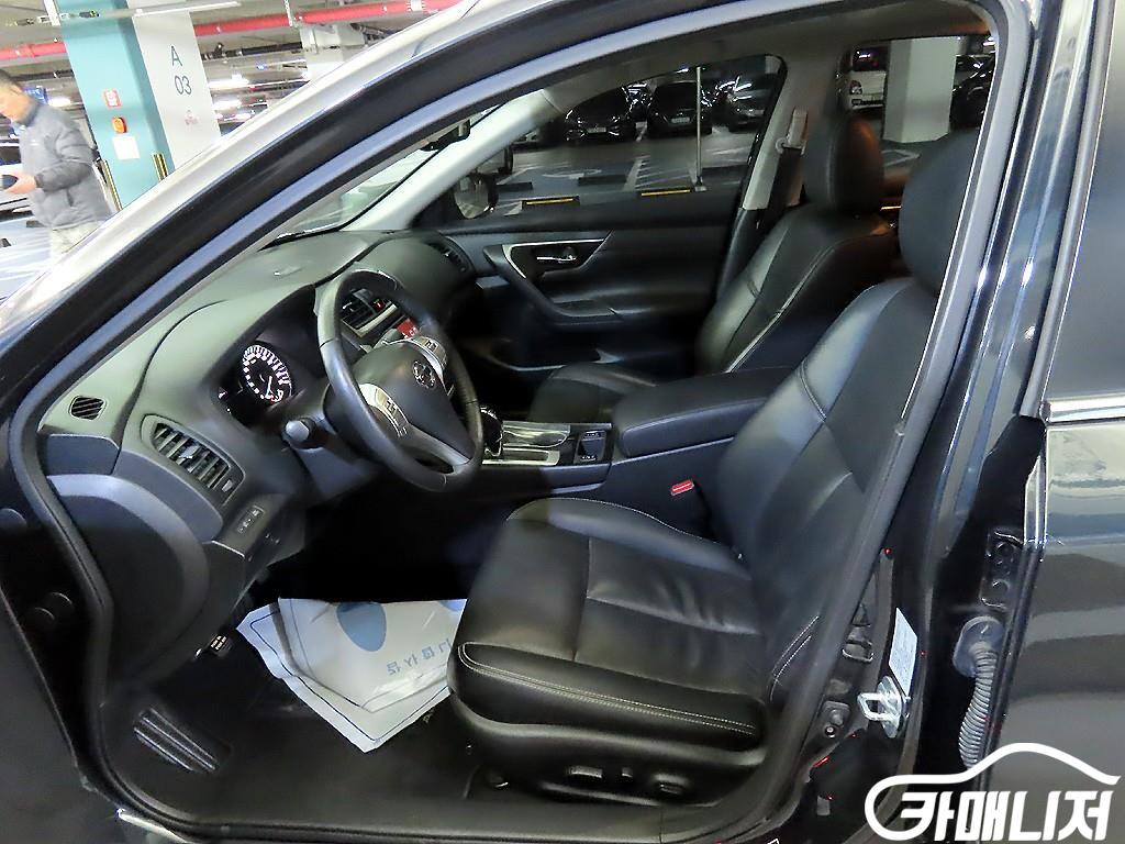 닛산 알티마 2.5 테크 썸네일 6