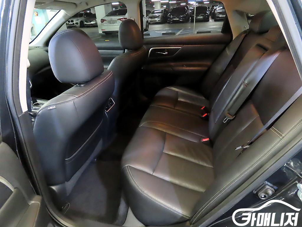 닛산 알티마 2.5 테크 썸네일 7