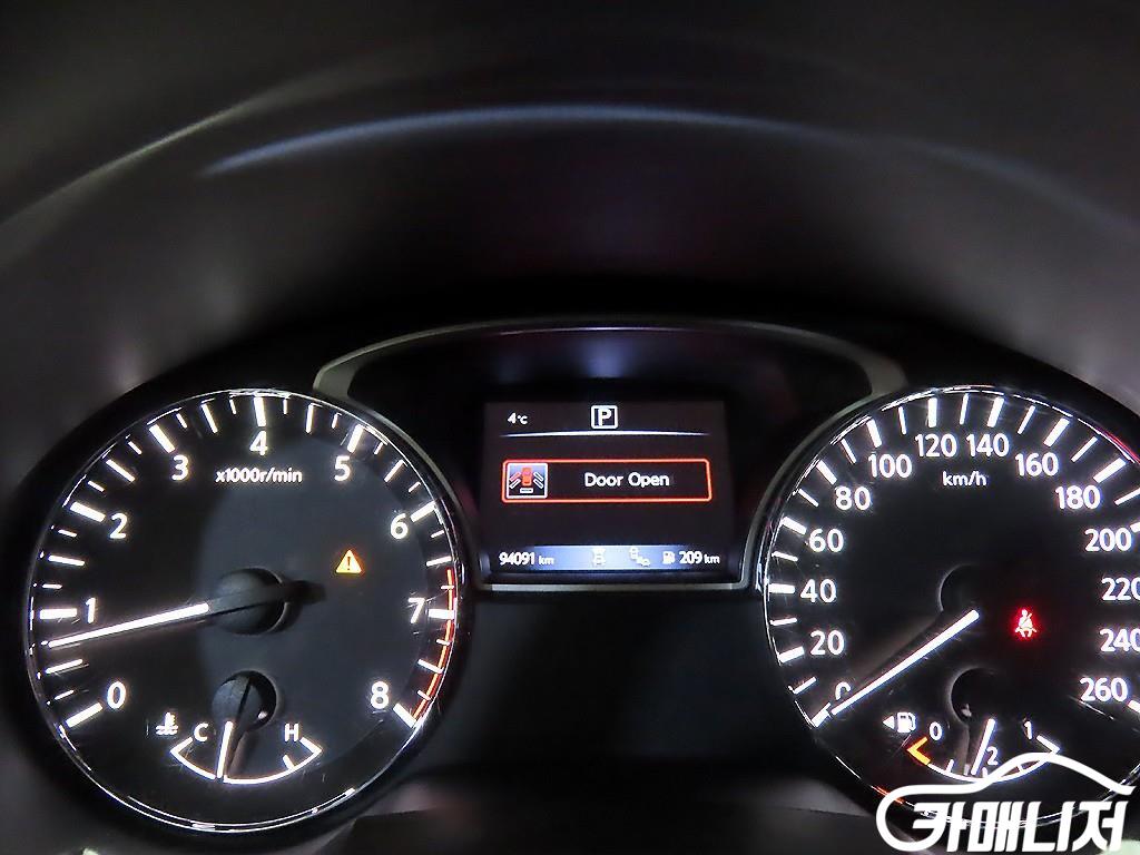 닛산 알티마 2.5 테크 썸네일 9