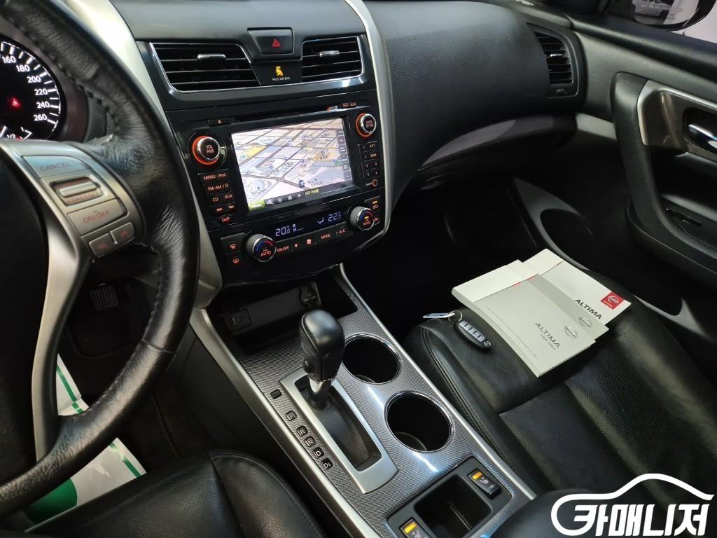 닛산 알티마 2.5 썸네일 10