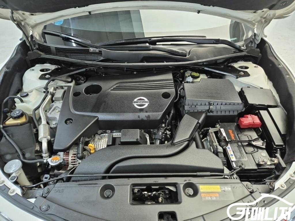 닛산 알티마 2.5 썸네일 5