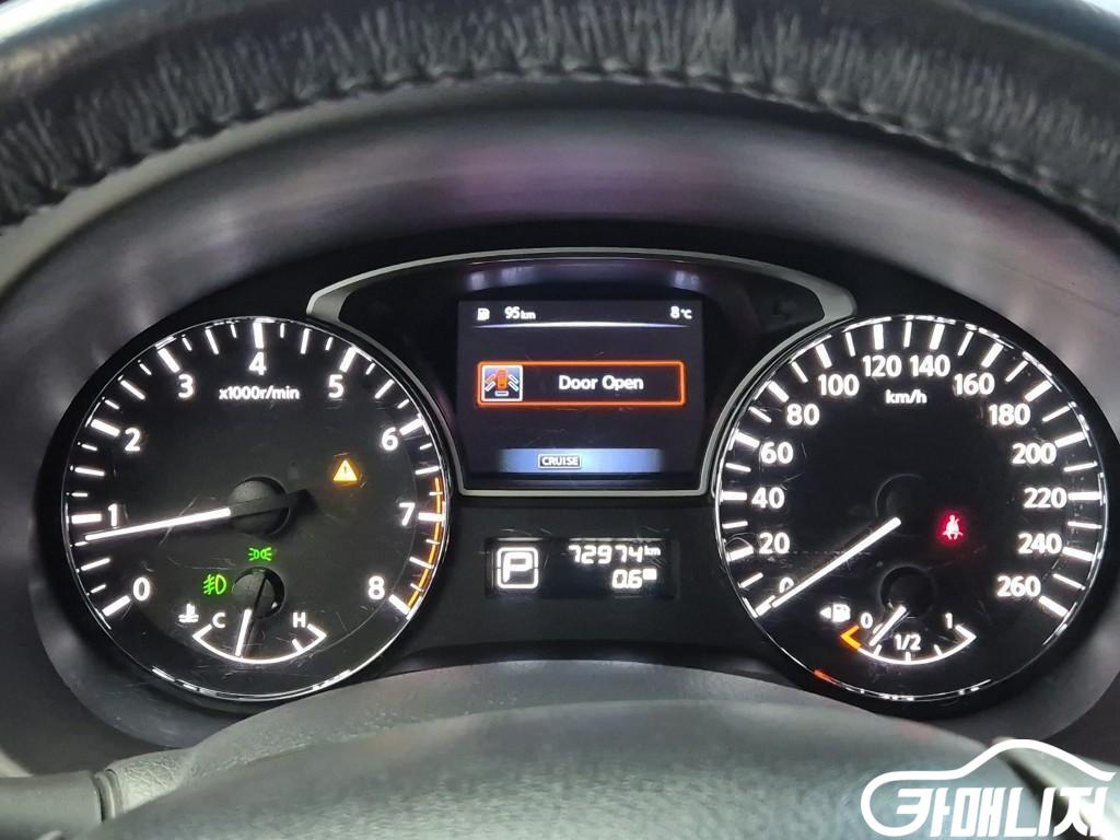 닛산 알티마 2.5 썸네일 6