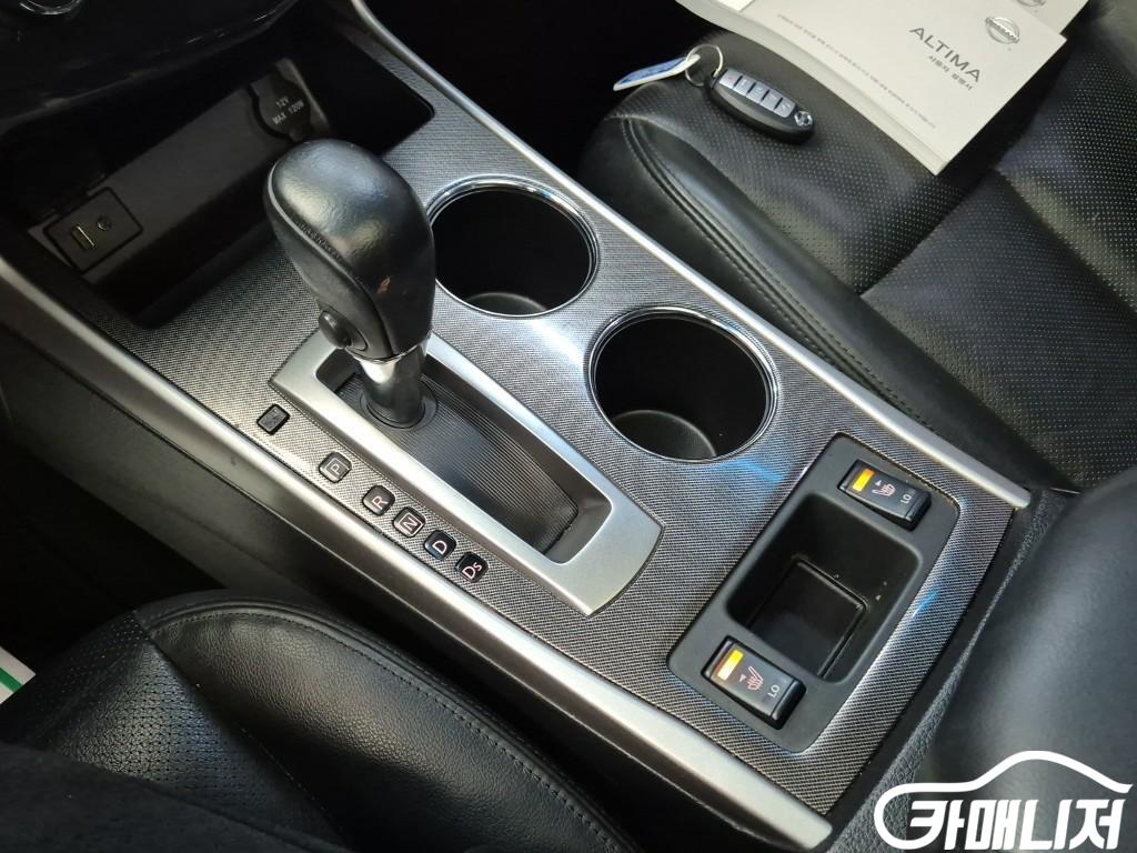 닛산 알티마 2.5 썸네일 8