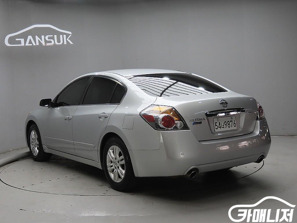 닛산 알티마 2.5 썸네일 3