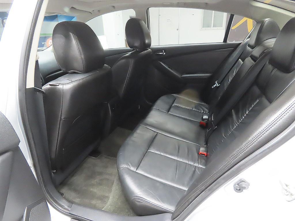 닛산 알티마 2.5 썸네일 8