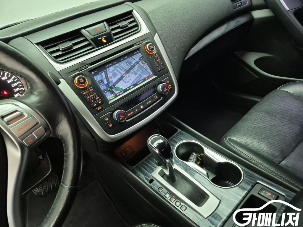 닛산 알티마 2.5 썸네일 10