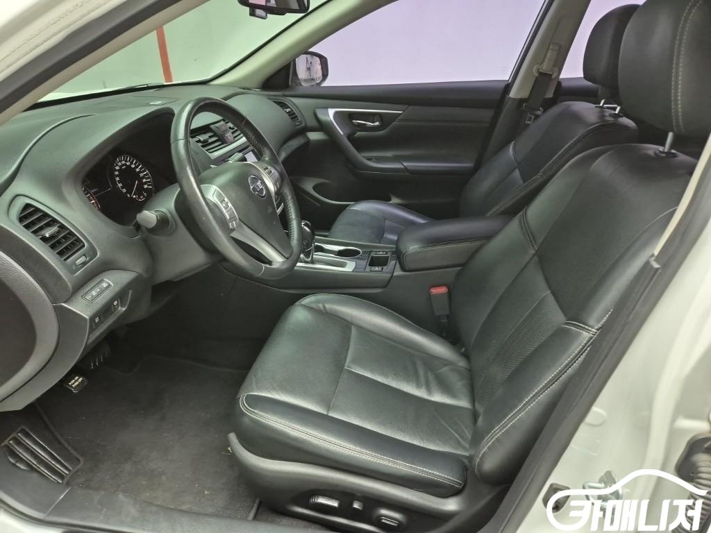 닛산 알티마 2.5 썸네일 11