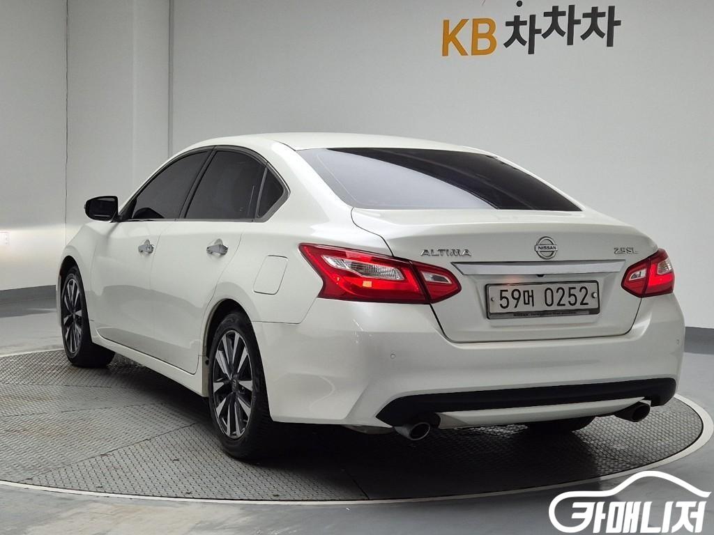 닛산 알티마 2.5 썸네일 2