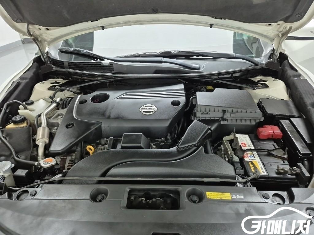 닛산 알티마 2.5 썸네일 5