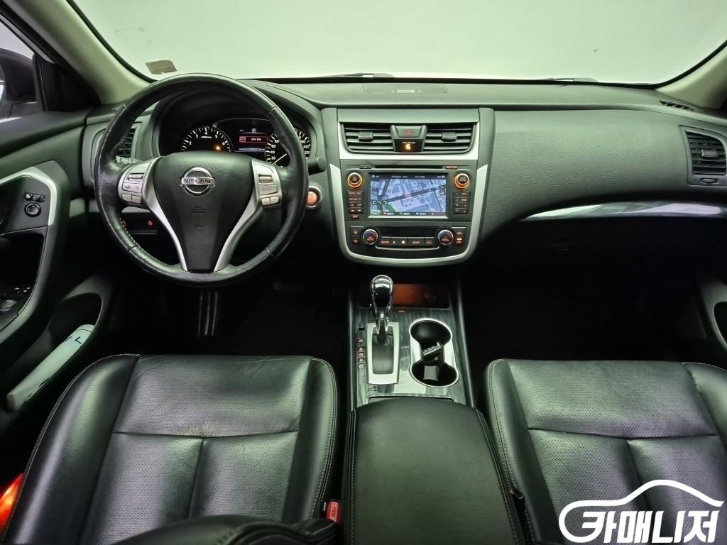 닛산 알티마 2.5 썸네일 7