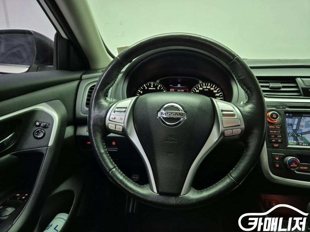 닛산 알티마 2.5 썸네일 9