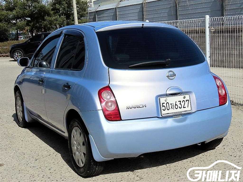 닛산 마치 1.2 썸네일 3