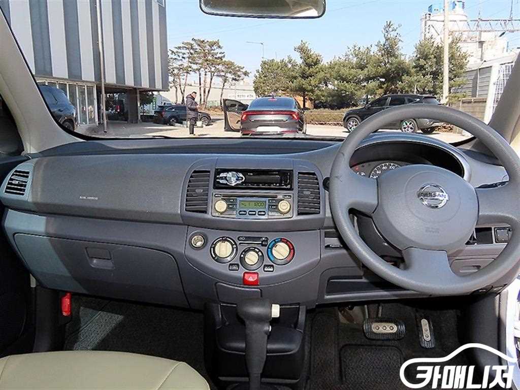 닛산 마치 1.2 썸네일 7