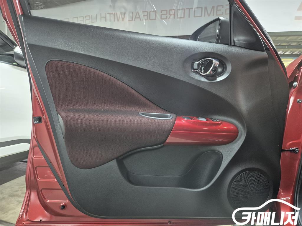 닛산 쥬크 1.6 SV 썸네일 6