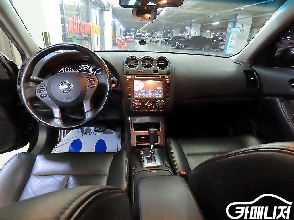 닛산 알티마 2.5 썸네일 10