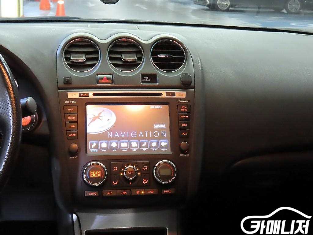 닛산 알티마 2.5 썸네일 11