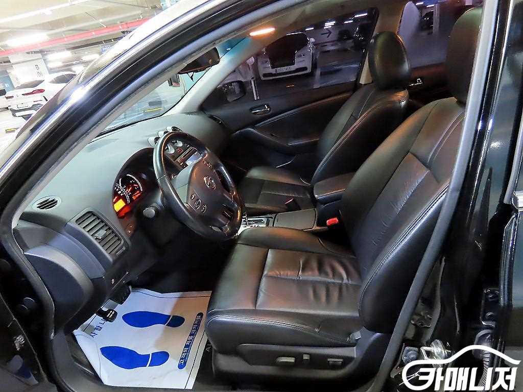 닛산 알티마 2.5 썸네일 6