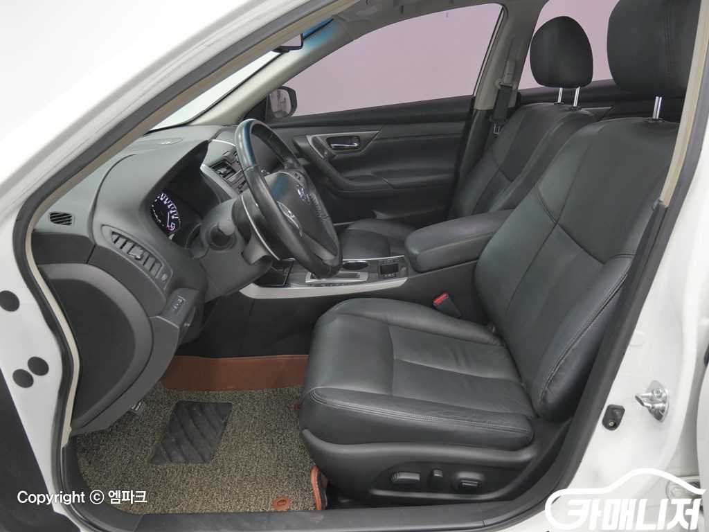 닛산 알티마 3.5 썸네일 10