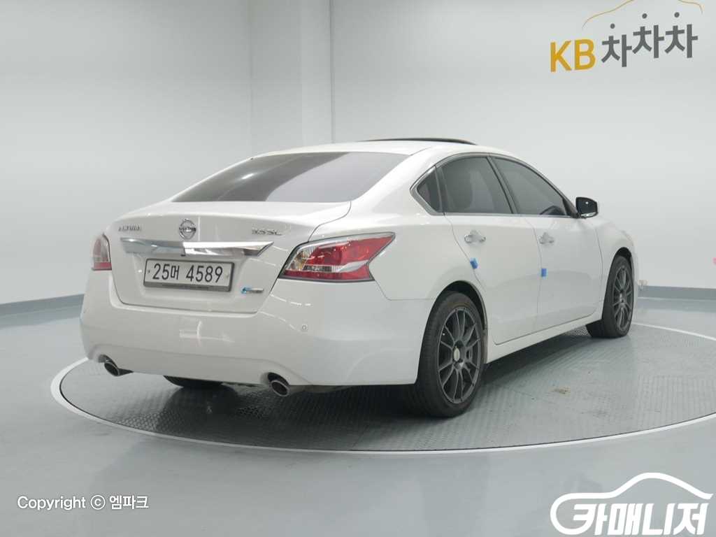 닛산 알티마 3.5 썸네일 3