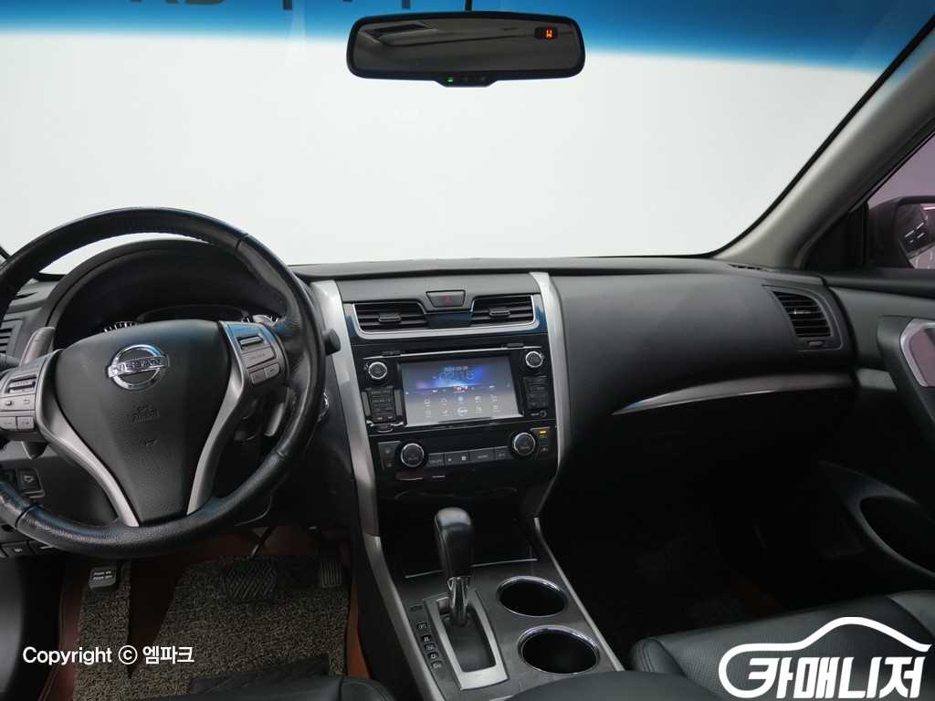닛산 알티마 3.5 썸네일 6