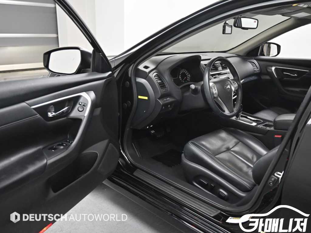 닛산 알티마 2.5 스마트 썸네일 11